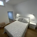 Alojamientos Izquierdo Roca